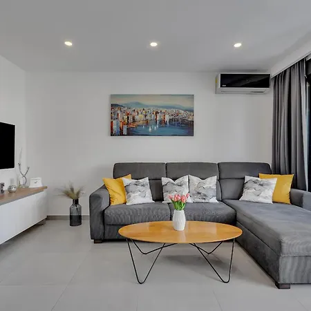Sky Apartment *