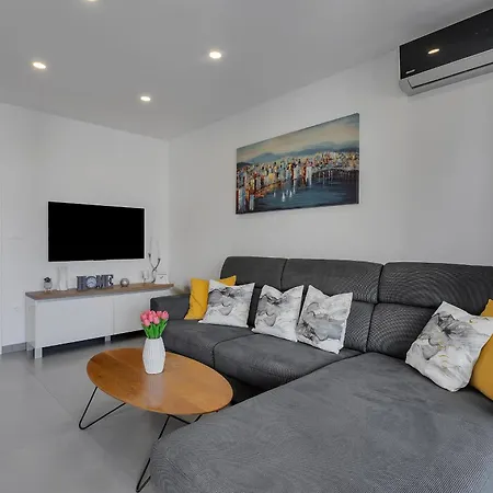 Sky Apartment *