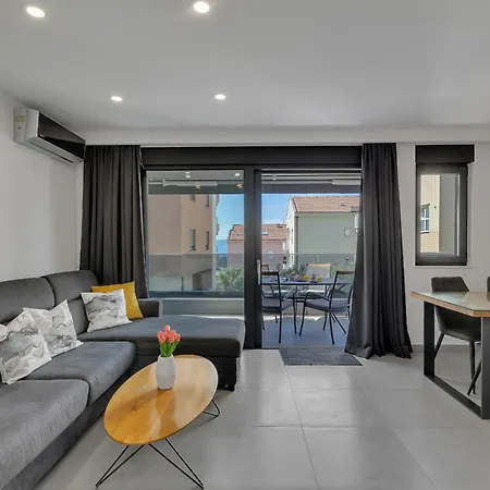 Apartment Sky